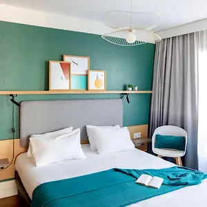 Adagio Centre אנסי